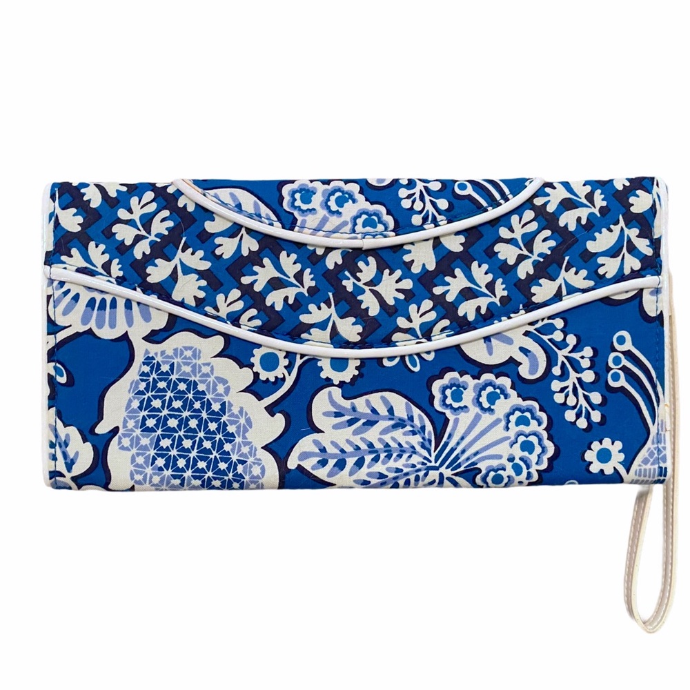 Vera Bradley NWOT Blue Lagoon Wristlet Clutch